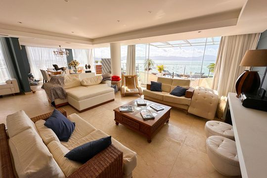 Apartamento para alugar com 4 quartos, 250m² em Canasvieiras, Florianópolis