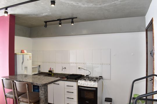 Cozinha de casa para alugar com 1 quarto, 28m² em Centro, Curitiba