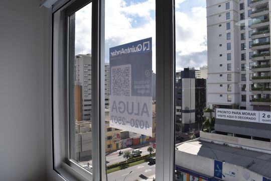 Plaquinha de casa para alugar com 1 quarto, 28m² em Centro, Curitiba