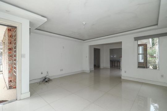 Casa à venda com 3 quartos, 150m² em Chácara das Pedras, Porto Alegre