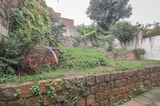 Fundos de casa à venda com 3 quartos, 150m² em Chácara das Pedras, Porto Alegre