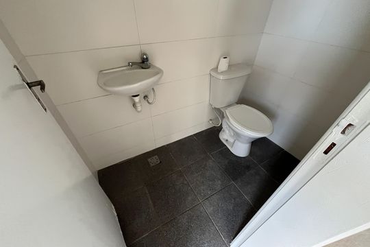 Banheiro da Piscina de casa à venda com 7 quartos, 565m² em Jardim Guanabara, Rio de Janeiro