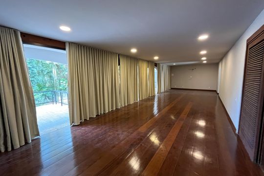 Casa à venda com 7 quartos, 565m² em Jardim Guanabara, Rio de Janeiro