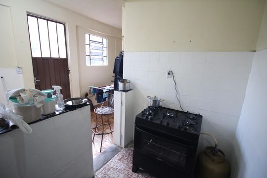 Cozinha de casa à venda com 2 quartos, 360m² em Jardim Bandeirantes, Contagem