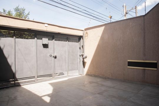 Garagem de casa à venda com 3 quartos, 155m² em Vila da Saúde, São Paulo