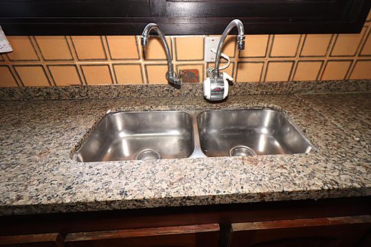 Cozinha - Torneiras de casa para alugar com 5 quartos, 338m² em Jardim Lindóia, Porto Alegre