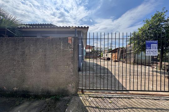 Fachada de casa à venda com 2 quartos, 90m² em Santos Dumont, São Leopoldo