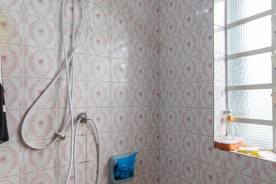 Banheiro de casa para alugar com 3 quartos, 250m² em Jardim Maria Helena, Guarulhos