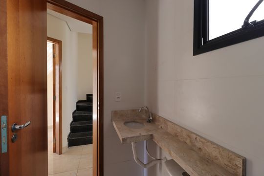Banheiro Social de apartamento à venda com 2 quartos, 90m² em Vila Humaita, Santo André