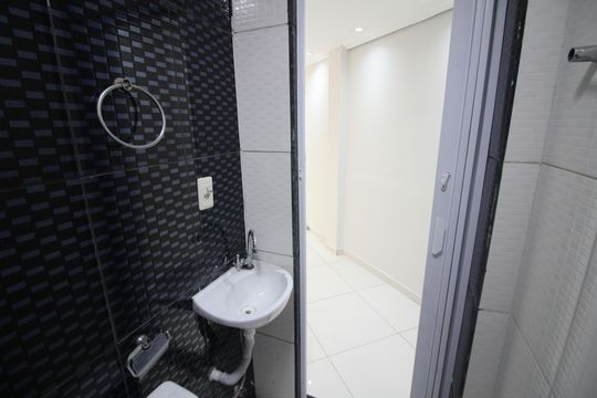 Banheiro de apartamento à venda com 3 quartos, 200m² em Conjunto Agua Branca, Contagem