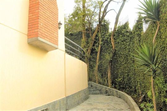 Casa à venda com 4 quartos, 400m² em Jardim Peri Peri, São Paulo