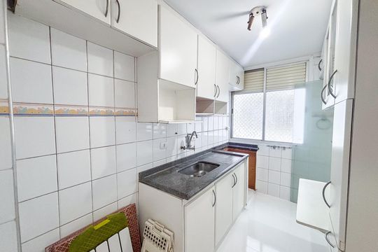 Cozinha de apartamento para alugar com 2 quartos, 58m² em Pinheiros, São Paulo
