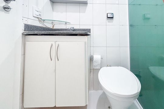 Banheiro Social de apartamento para alugar com 2 quartos, 58m² em Pinheiros, São Paulo