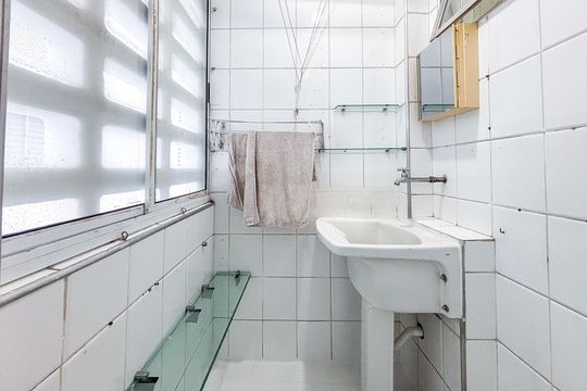 Área de Serviço de apartamento para alugar com 2 quartos, 58m² em Pinheiros, São Paulo