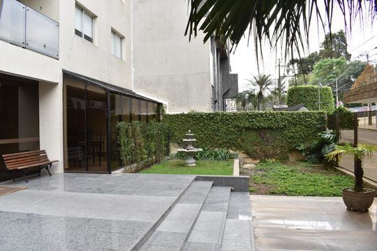 Área comum - Entrada com Jardim de apartamento para alugar com 3 quartos, 92m² em Centro, Curitiba
