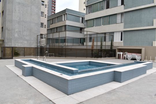 Área comum - Piscina de apartamento para alugar com 3 quartos, 92m² em Centro, Curitiba