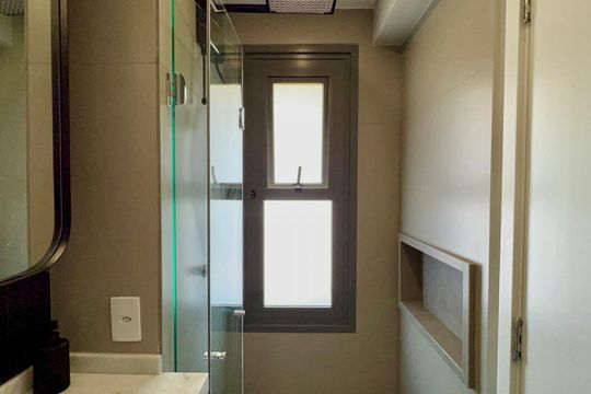Banheiro de kitnet/studio para alugar com 1 quarto, 31m² em Cerqueira César, São Paulo