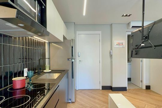 Cozinha de kitnet/studio para alugar com 1 quarto, 31m² em Cerqueira César, São Paulo