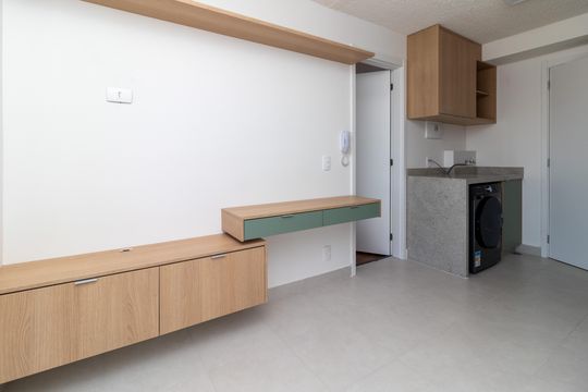 Sala de apartamento para alugar com 1 quarto, 28m² em Parque Industrial Tomas Edson, São Paulo