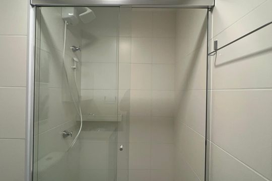 Banheiro da Suíte de apartamento à venda com 1 quarto, 24m² em Pinheiros, São Paulo