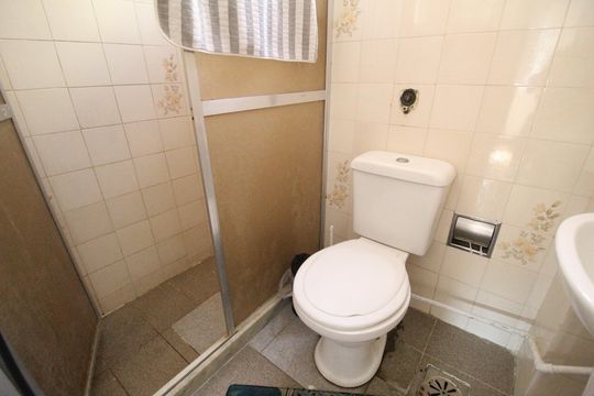 Banheiro da suíte 1 de casa à venda com 3 quartos, 185m² em Taquara, Rio de Janeiro
