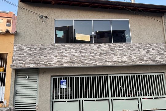 Fachada de casa à venda com 3 quartos, 191m² em Jardim Paraiso, Santo André