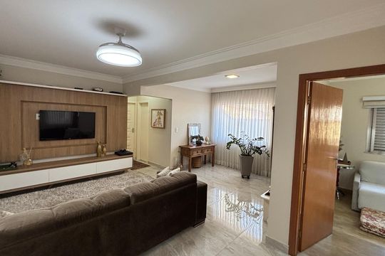 Sala de casa à venda com 3 quartos, 191m² em Jardim Paraiso, Santo André