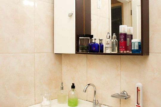 Banheiro de apartamento à venda com 2 quartos, 72m² em Santana, Porto Alegre