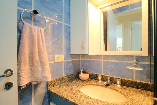 Banheiro Social de apartamento para alugar com 3 quartos, 70m² em Vila Carrão, São Paulo