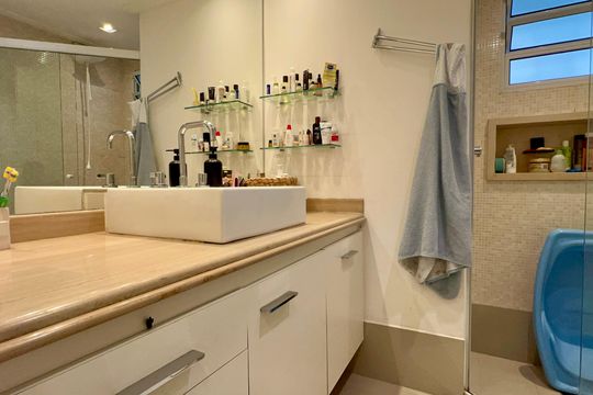 Banheiro Social de apartamento à venda com 3 quartos, 86m² em Perdizes, São Paulo