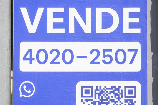 Placa de apartamento à venda com 3 quartos, 110m² em Pinheiros, São Paulo