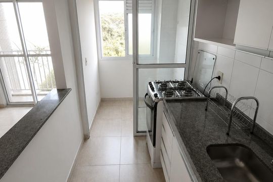 Cozinha de apartamento para alugar com 1 quarto, 48m² em Chácara Granja Velha, Cotia