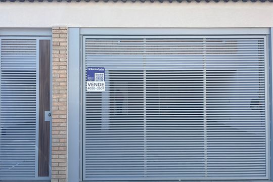 Fachada + plaquinha de casa à venda com 3 quartos, 300m² em Vila Francisco Matarazzo, Santo André