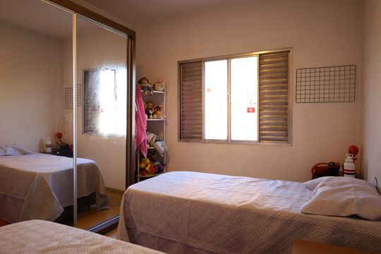Quarto 1 de casa à venda com 2 quartos, 140m² em Cupecê, São Paulo