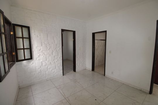 Sala de casa para alugar com 2 quartos, 40m² em Bento Ribeiro, Rio de Janeiro