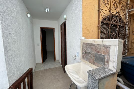Área de Serviço de casa para alugar com 2 quartos, 40m² em Bento Ribeiro, Rio de Janeiro