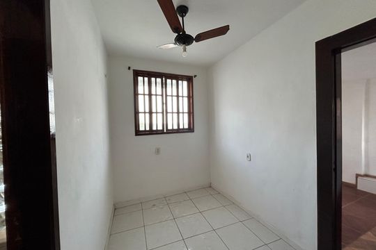Quarto 1 de casa para alugar com 2 quartos, 40m² em Bento Ribeiro, Rio de Janeiro