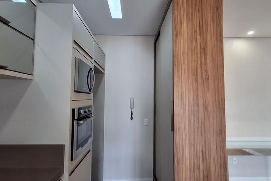 Cozinha de apartamento para alugar com 2 quartos, 62m² em Barreiros, São José