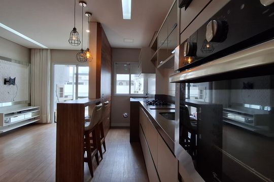 Cozinha de apartamento para alugar com 2 quartos, 62m² em Barreiros, São José