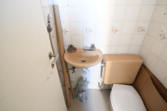 Banheiro de serviço de apartamento à venda com 2 quartos, 70m² em Centro, Campinas