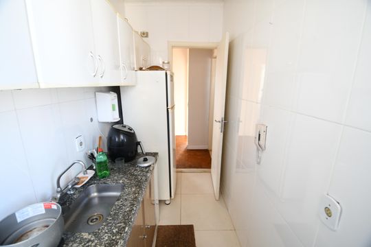 Cozinha de apartamento à venda com 2 quartos, 70m² em Centro, Campinas