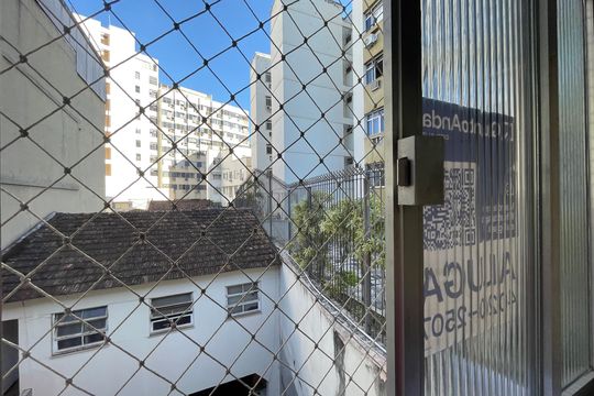Plaquinha de apartamento à venda com 3 quartos, 105m² em Tijuca, Rio de Janeiro