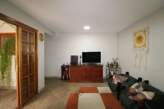 Casa à venda com 3 quartos, 120m² em Vila Dionisia, São Paulo