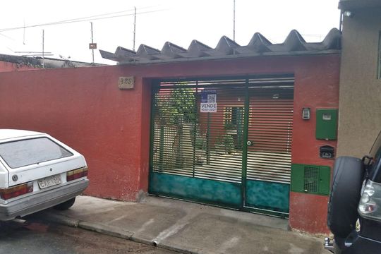 Fachada de casa à venda com 3 quartos, 120m² em Vila Dionisia, São Paulo