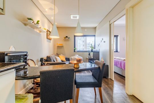 Cozinha de apartamento à venda com 1 quarto, 33m² em Jardim Paulista, São Paulo
