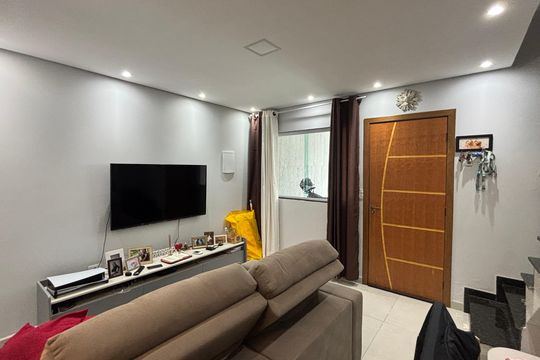 Casa à venda com 2 quartos, 145m² em Vila Curuçá, Santo André
