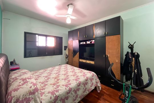 Suíte 3 de casa à venda com 3 quartos, 349m² em Vila Barreto, São Paulo