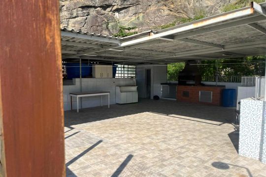 Casa de Condomínio à venda com 4 quartos, 229m² em São Francisco Xavier, Rio de Janeiro
