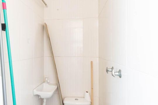 Banheiro de serviço de apartamento à venda com 3 quartos, 105m² em Maracanã, Rio de Janeiro