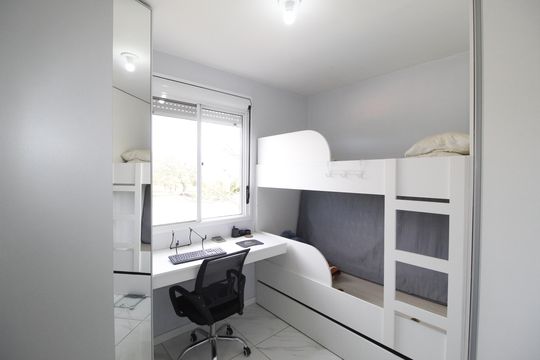 Quarto 2 de apartamento para alugar com 2 quartos, 58m² em Humaitá, Porto Alegre